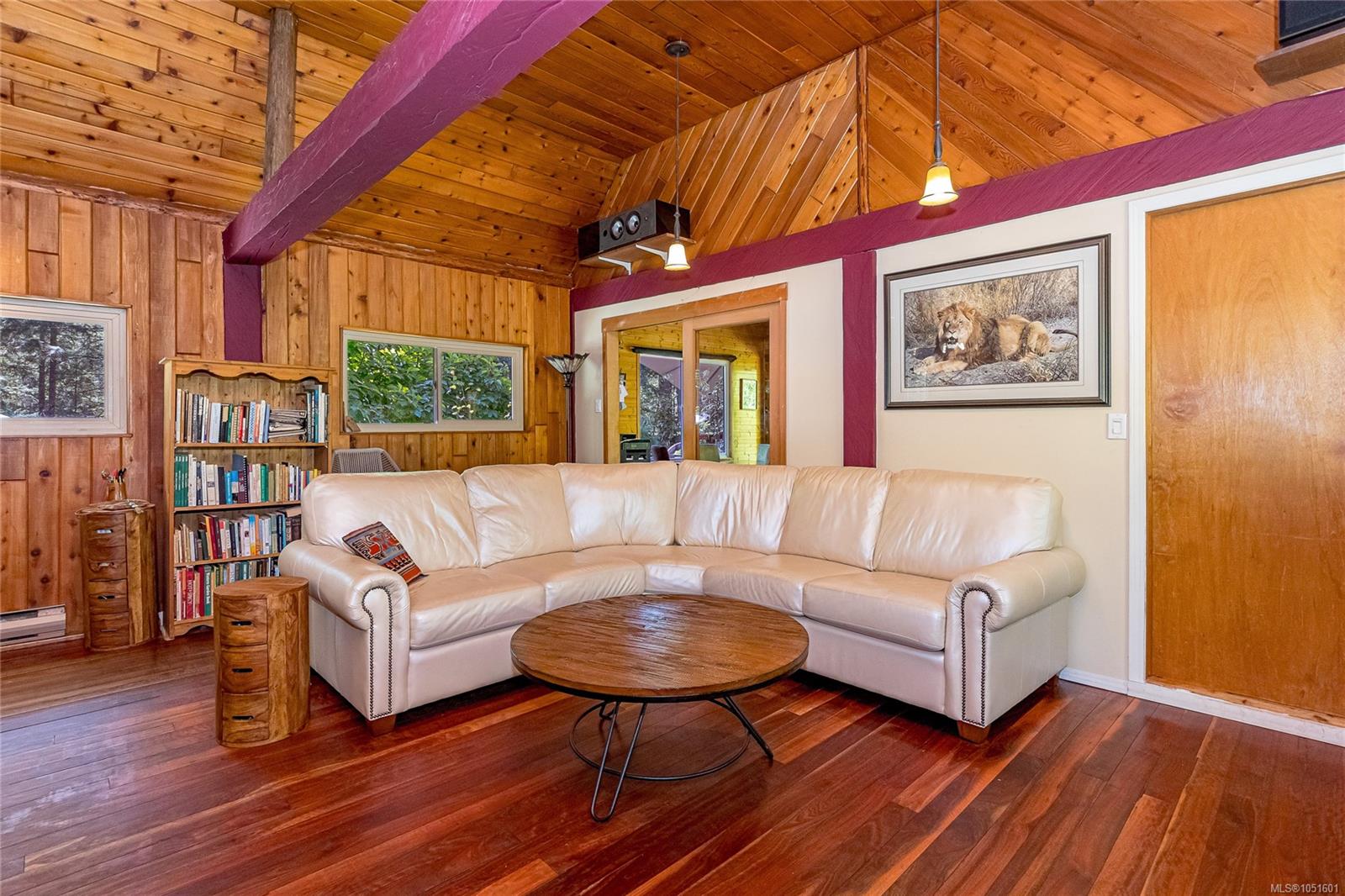 13725 Jennifer Rd — listing photo 13 of 47