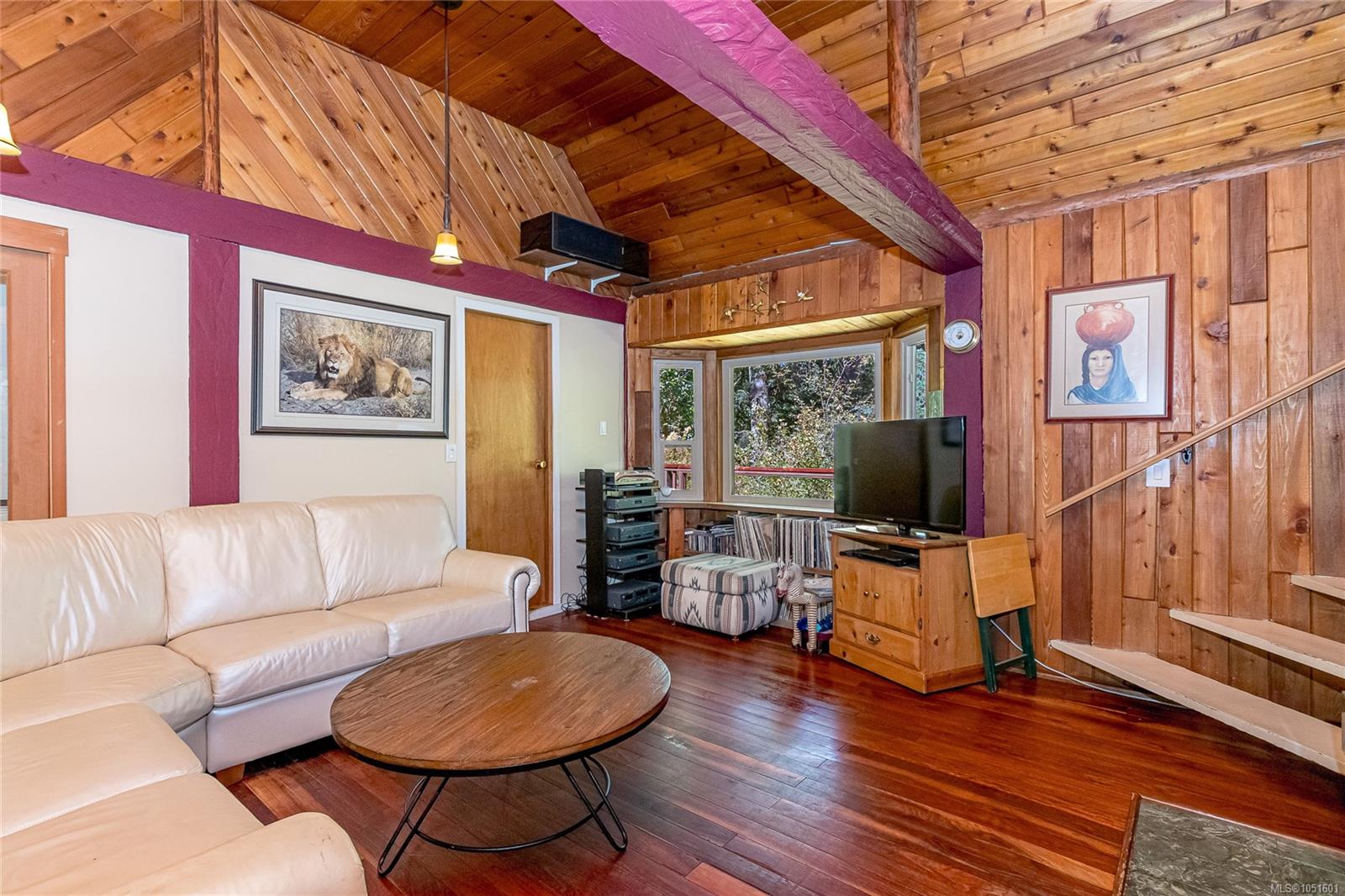 13725 Jennifer Rd — listing photo 10 of 47