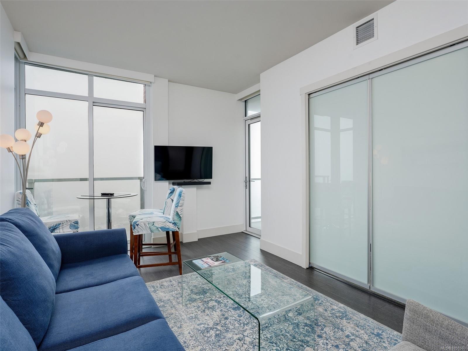 1207-83 Saghalie Rd — listing photo 5 of 27