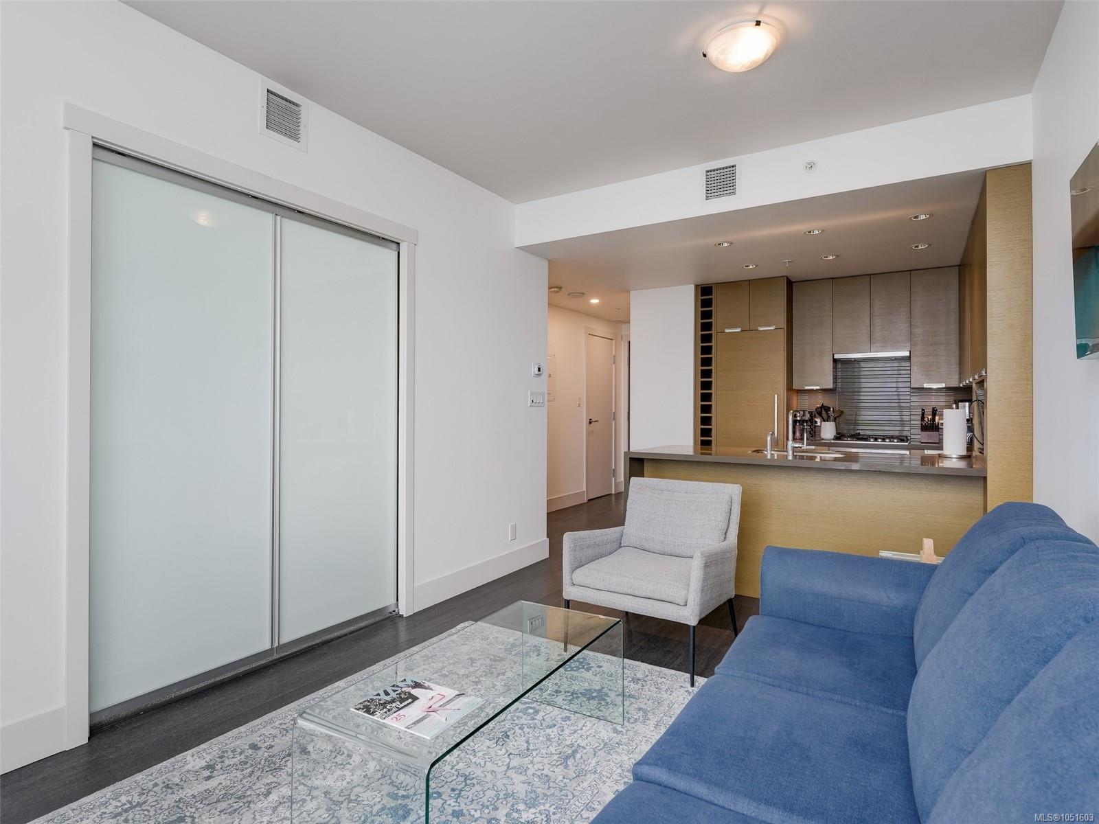 1207-83 Saghalie Rd — listing photo 6 of 27