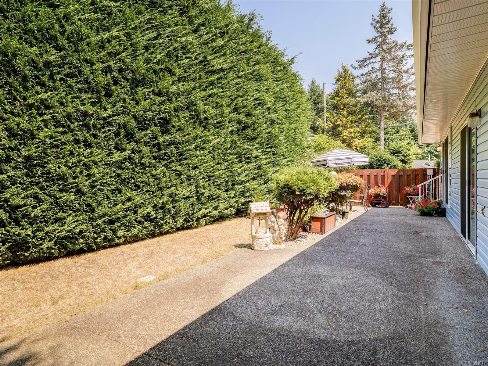 1867 Deborah Dr — listing photo 9 of 28