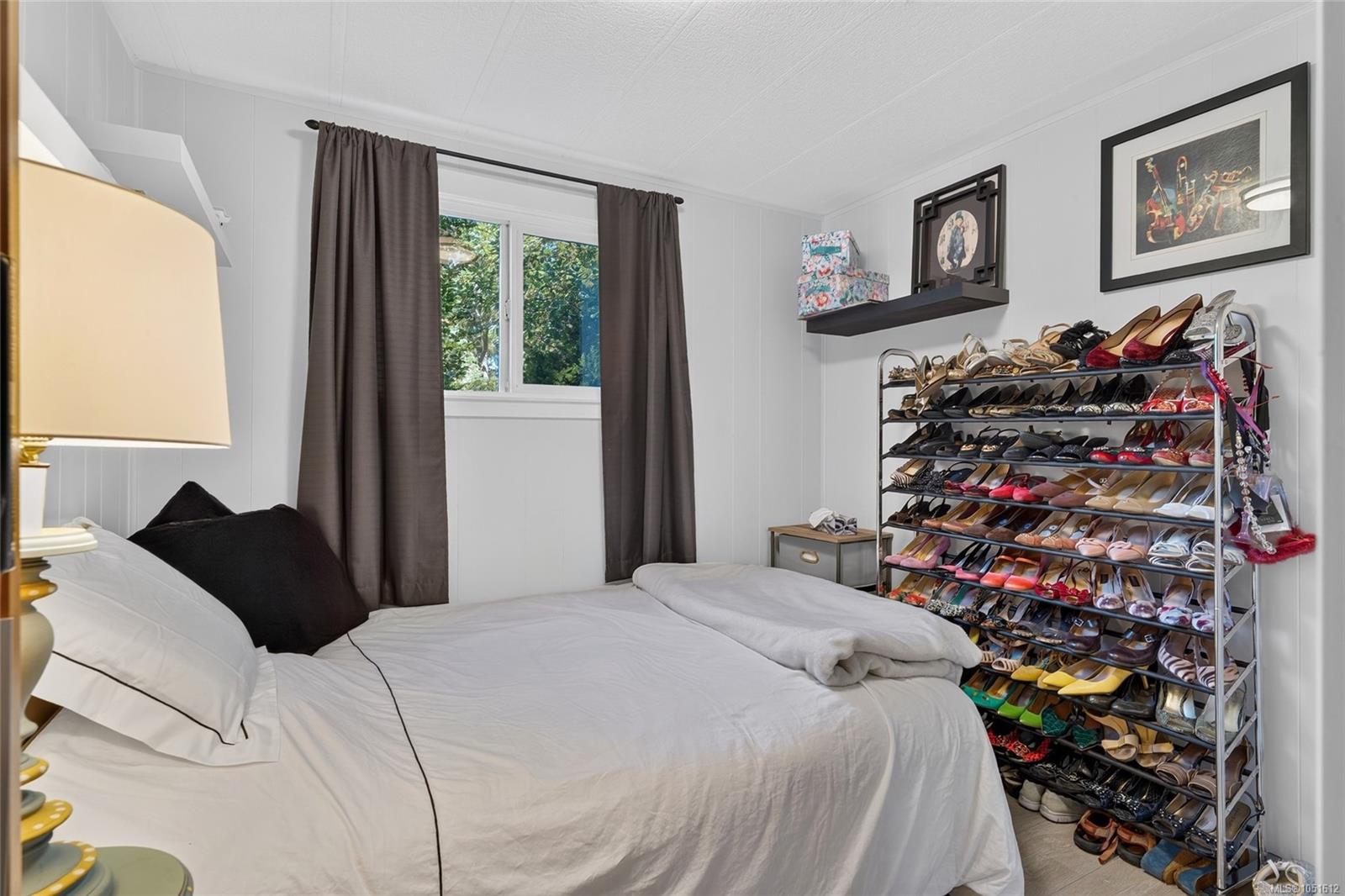 6071 Pine Ridge Cres — listing photo 14 of 39