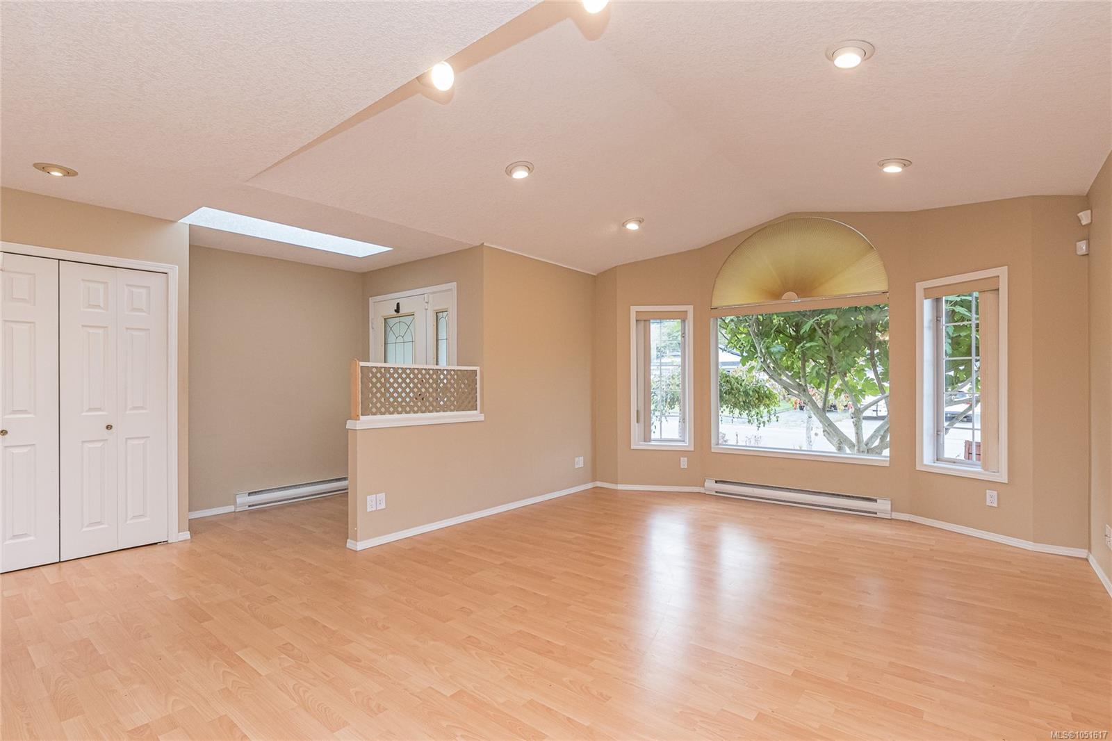 2674 Tamara Dr — listing photo 9 of 56