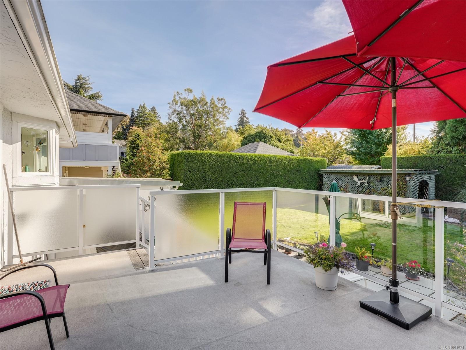 1715 Cedar Ave — listing photo 9 of 30
