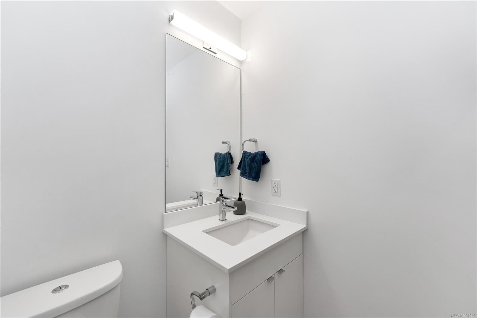 4-991 McKenzie Ave — listing photo 13 of 33