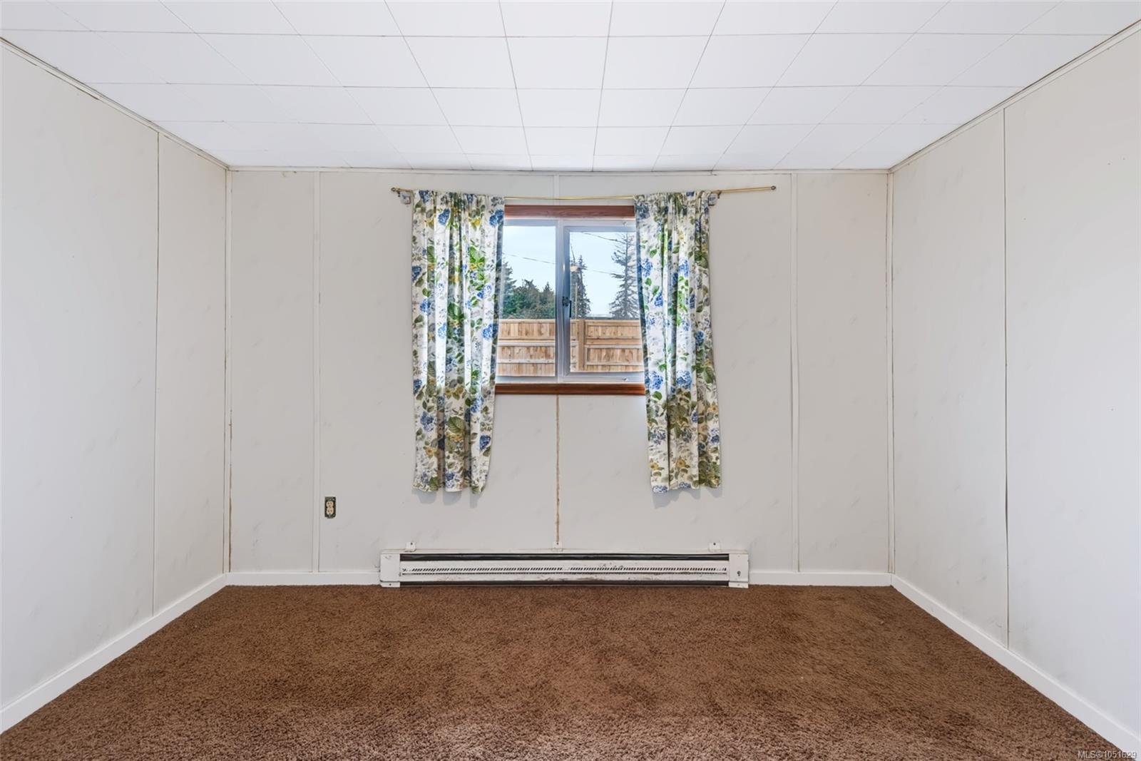 4954 Maitland St — listing photo 12 of 21