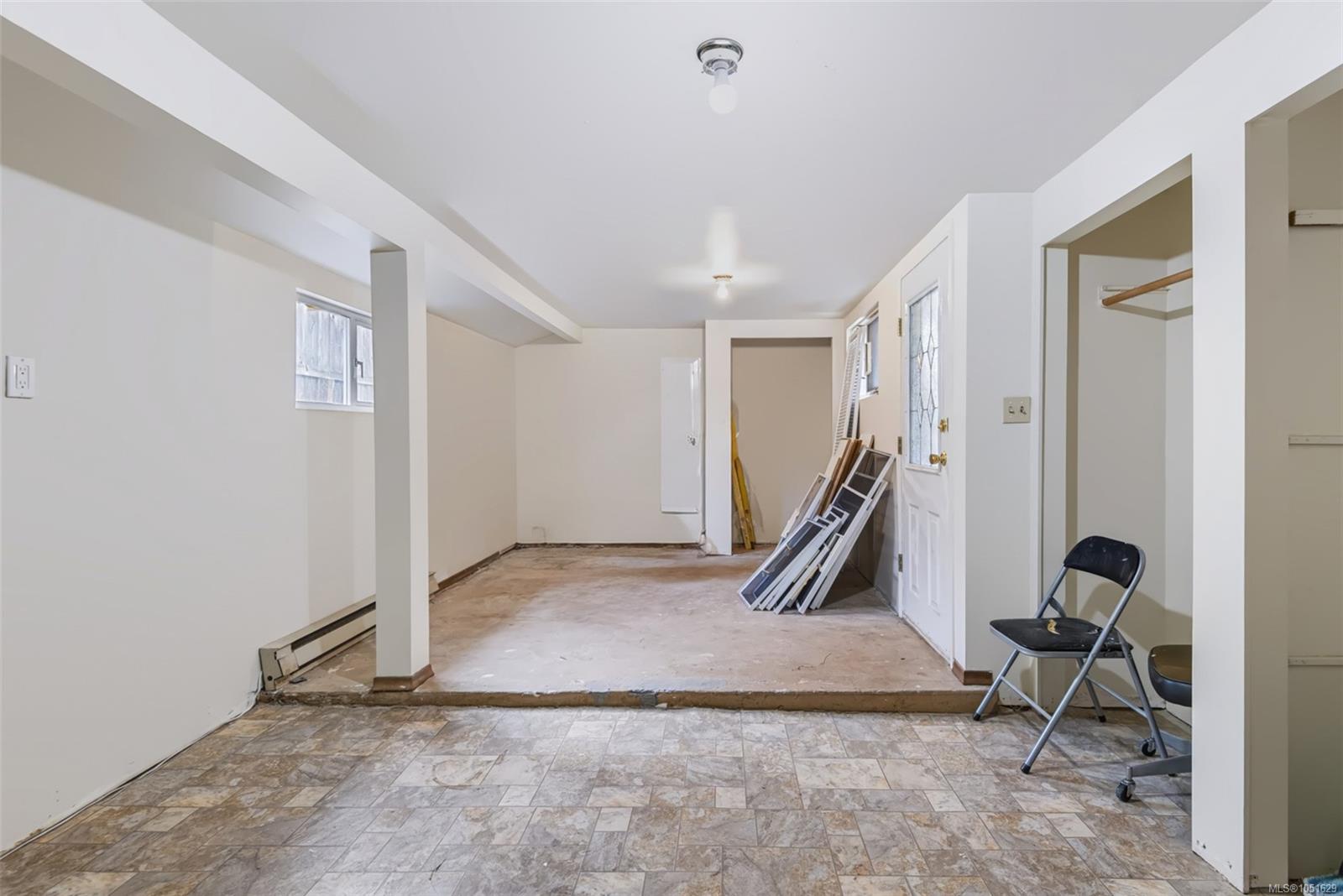 4954 Maitland St — listing photo 13 of 21