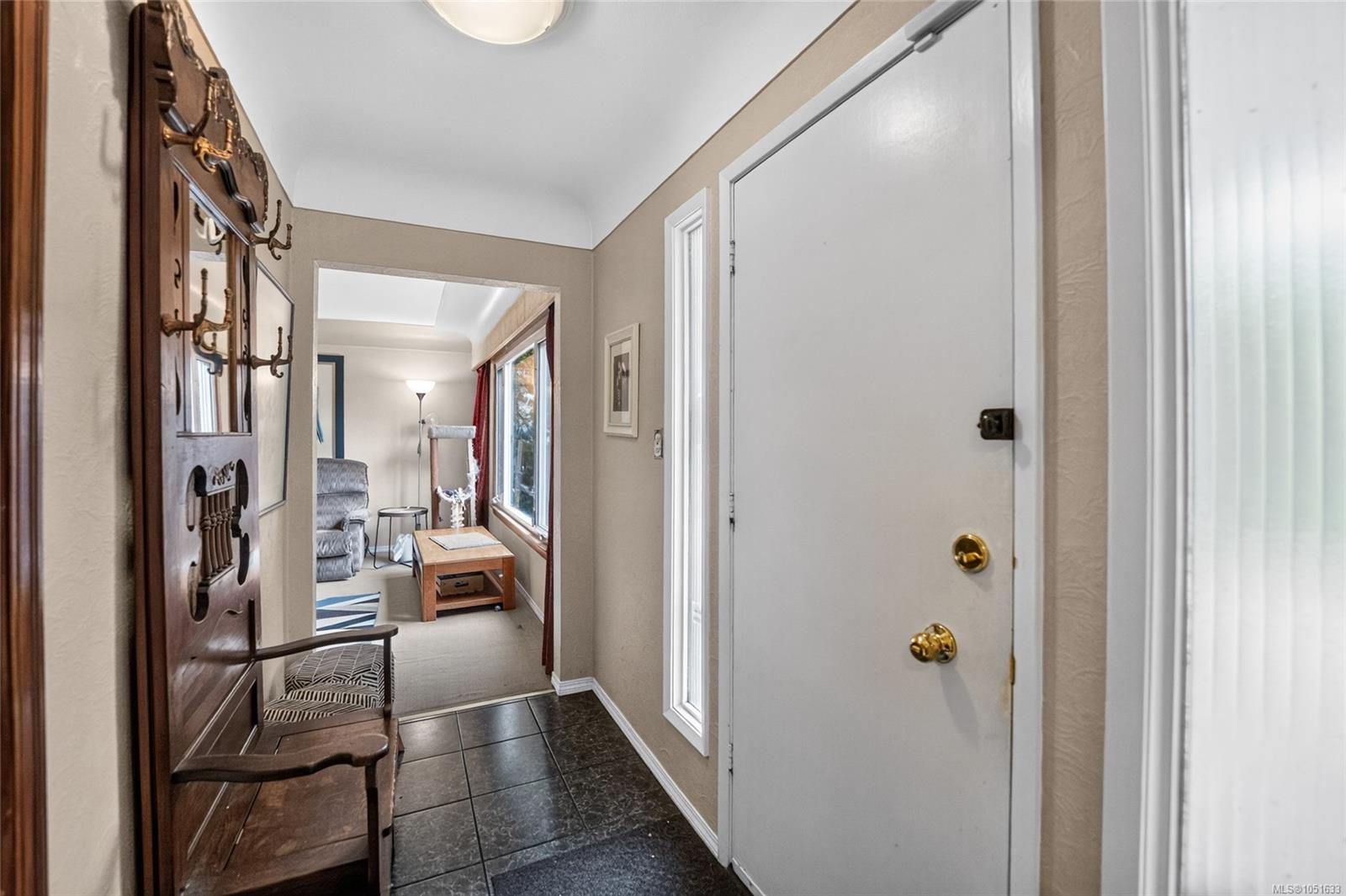 2025 Forest Dr — listing photo 11 of 36