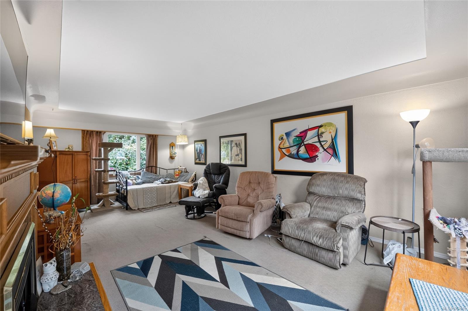 2025 Forest Dr — listing photo 4 of 36