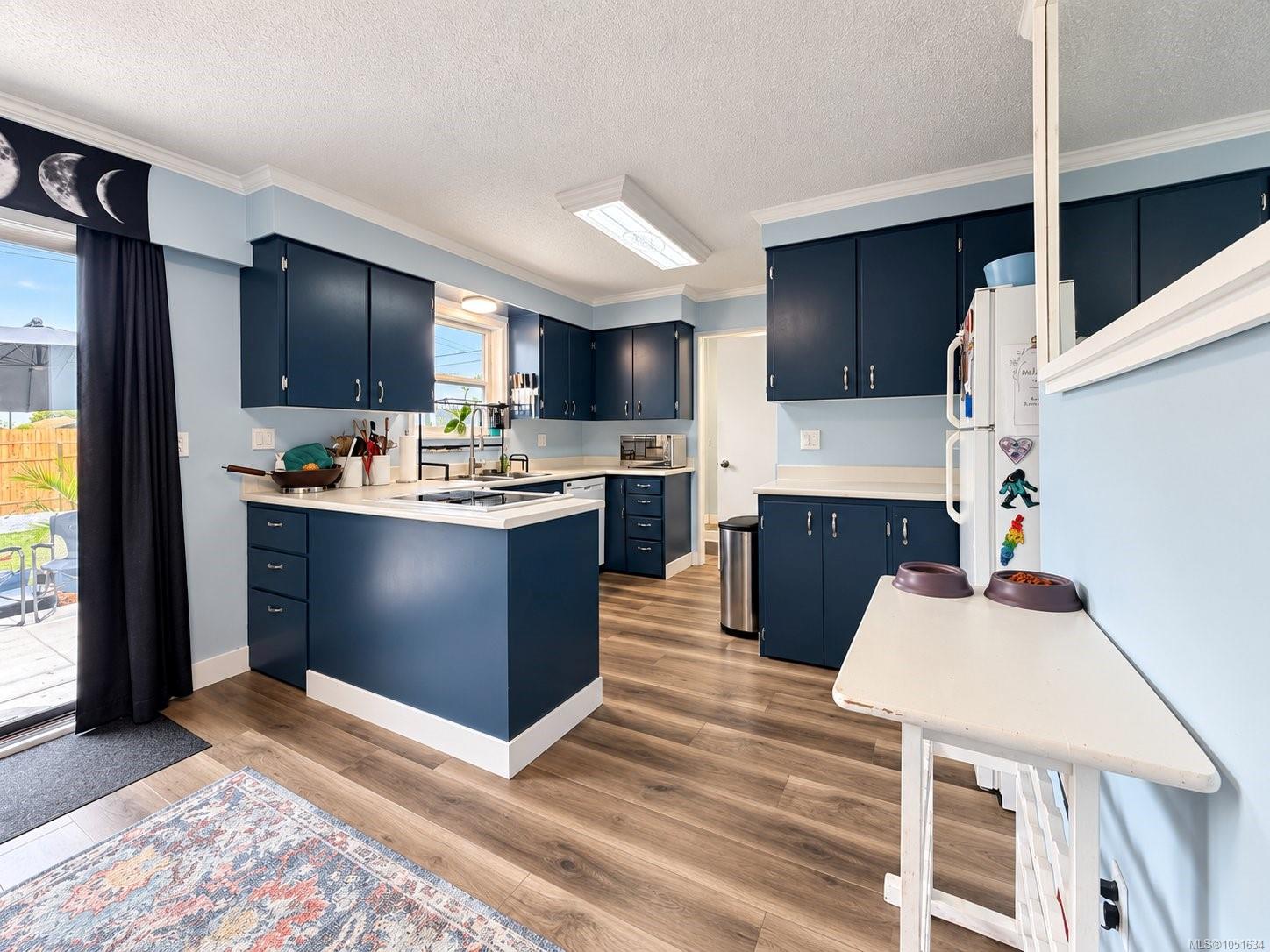 3586 10th Ave — listing photo 8 of 32
