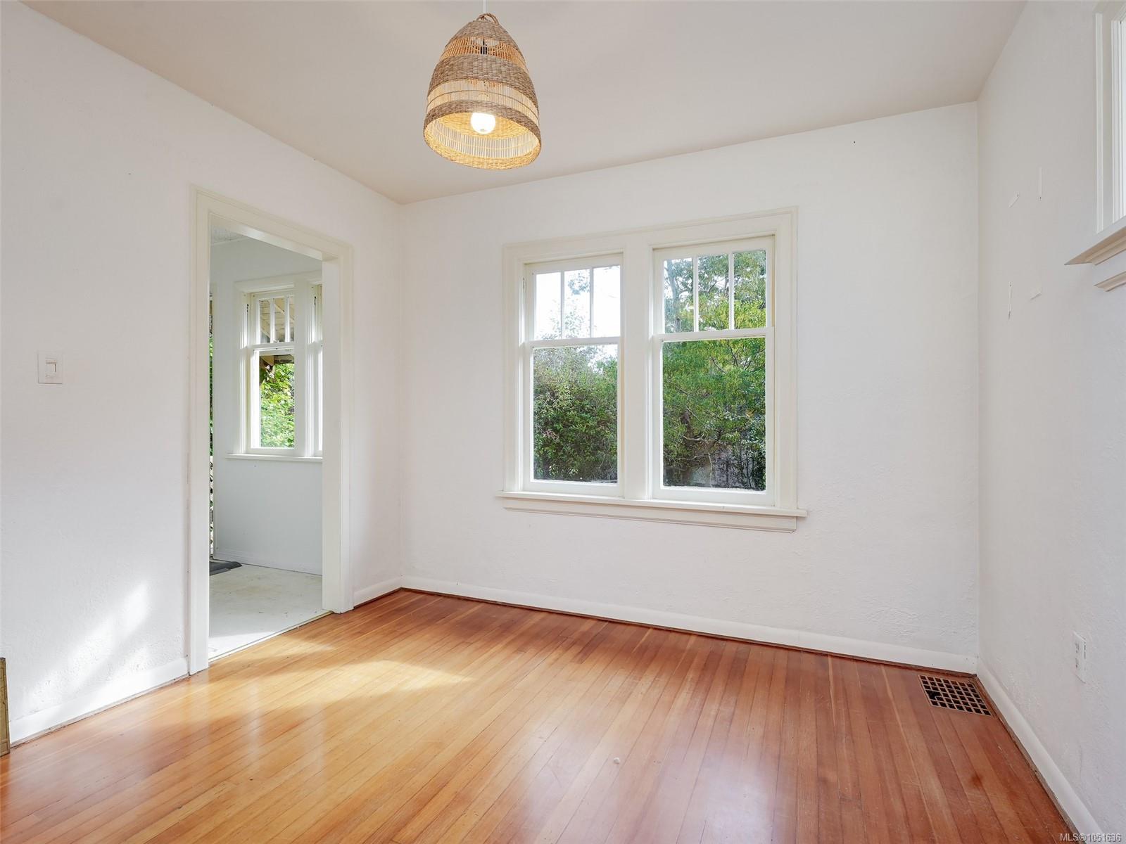 667 St. Patrick St — listing photo 6 of 38