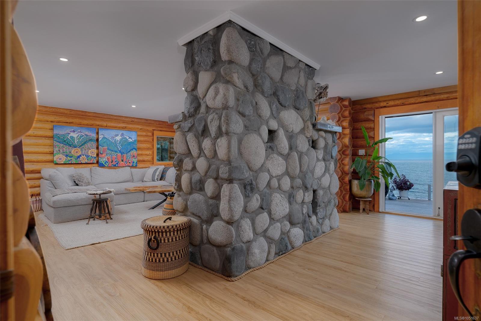 1388 Reef Rd — listing photo 6 of 50