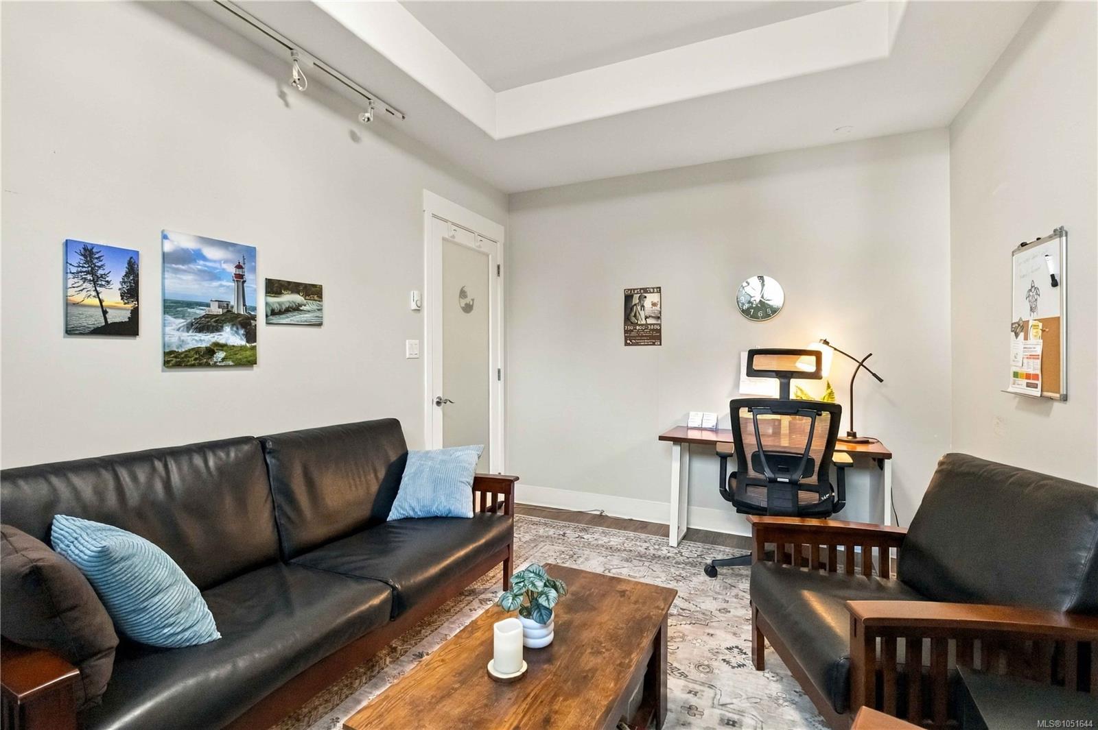 101-2220 Sooke Rd — listing photo 13 of 32