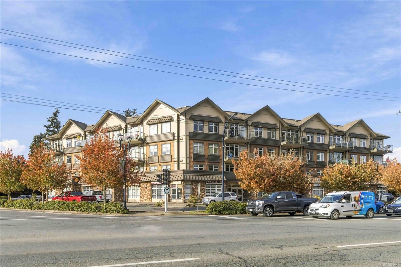 101-2220 Sooke Rd — listing photo 4 of 32