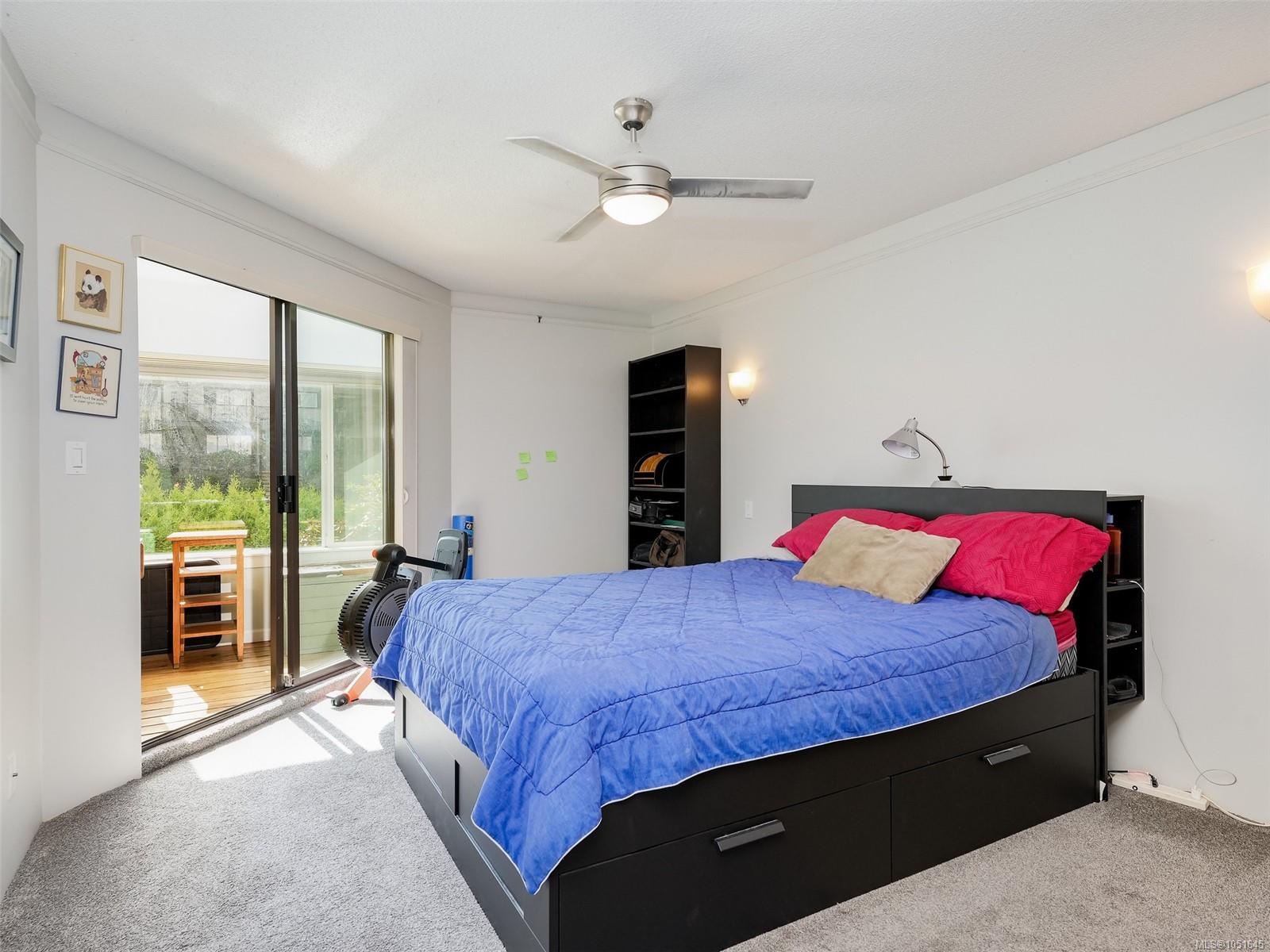 203-3260 Quadra St — listing photo 13 of 25
