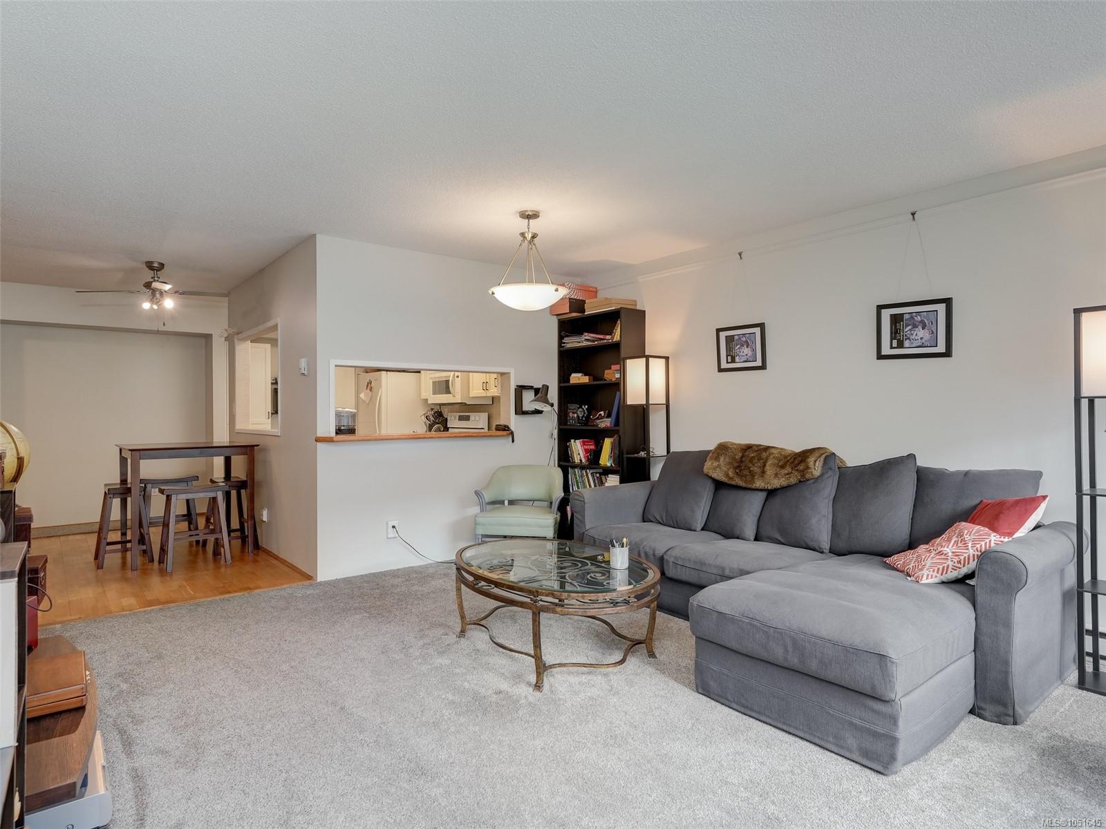 203-3260 Quadra St — listing photo 6 of 25