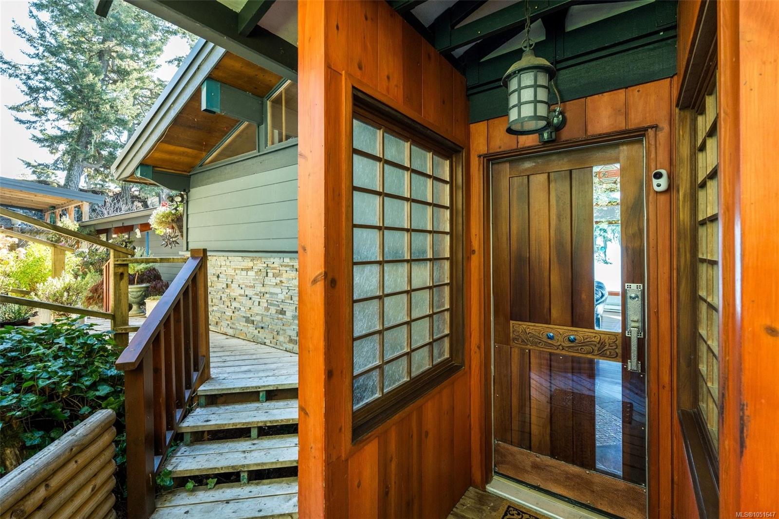 7995 West Coast Rd — listing photo 11 of 85