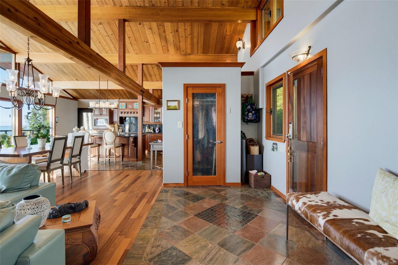 7995 West Coast Rd — listing photo 12 of 85