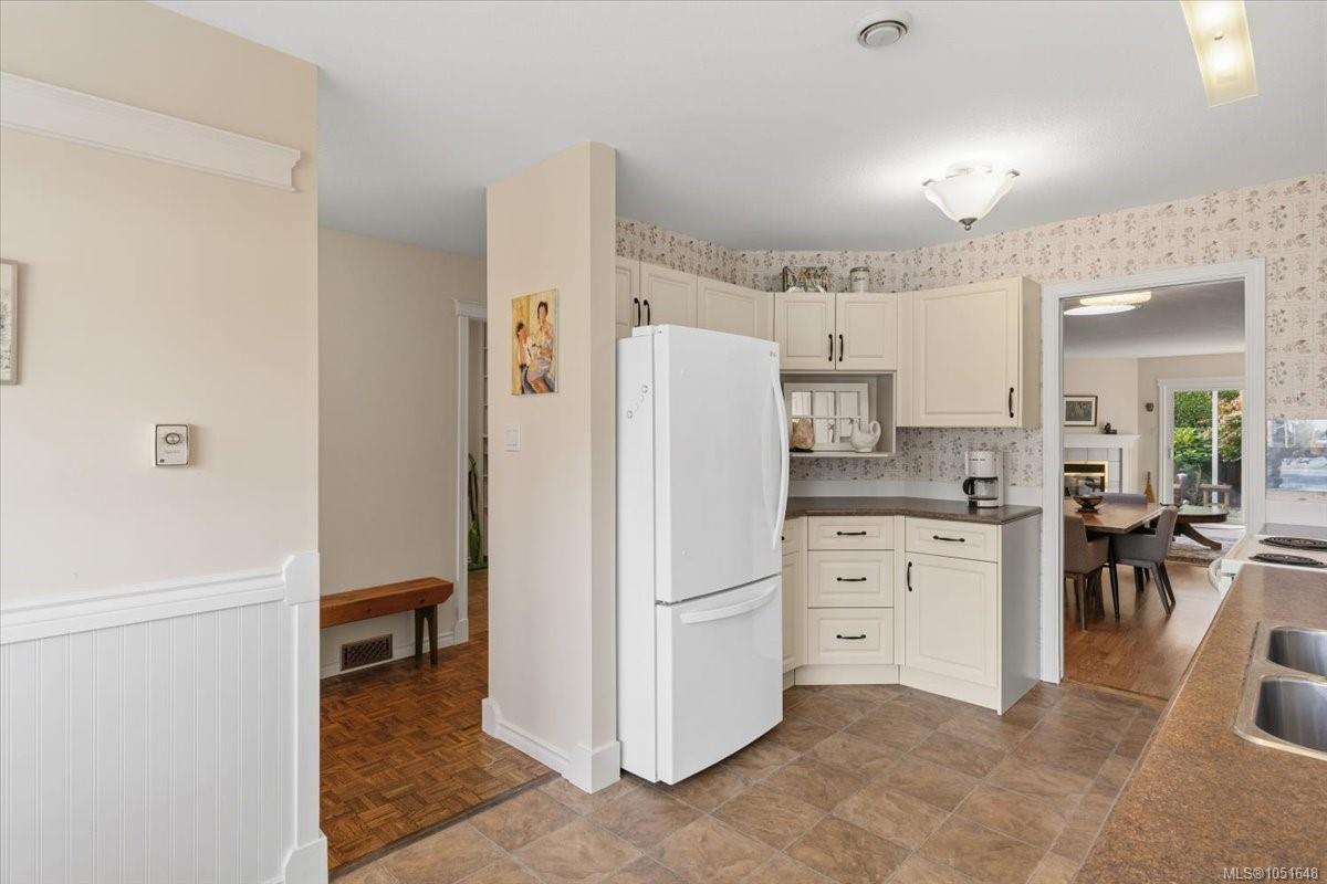 106-240 Stanford Ave — listing photo 10 of 32