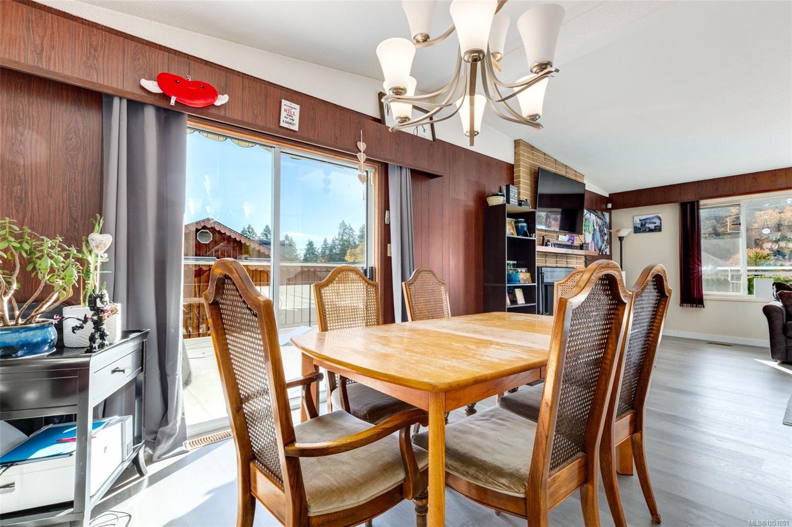 2895 Josephine St — listing photo 13 of 99
