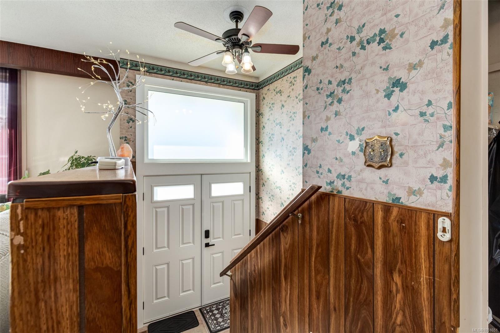 2895 Josephine St — listing photo 4 of 99