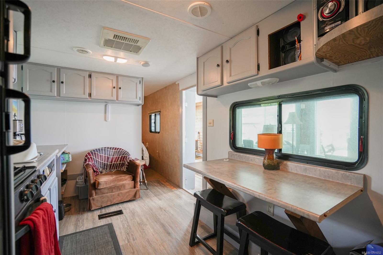 1098 Sixth Ave — listing photo 11 of 18