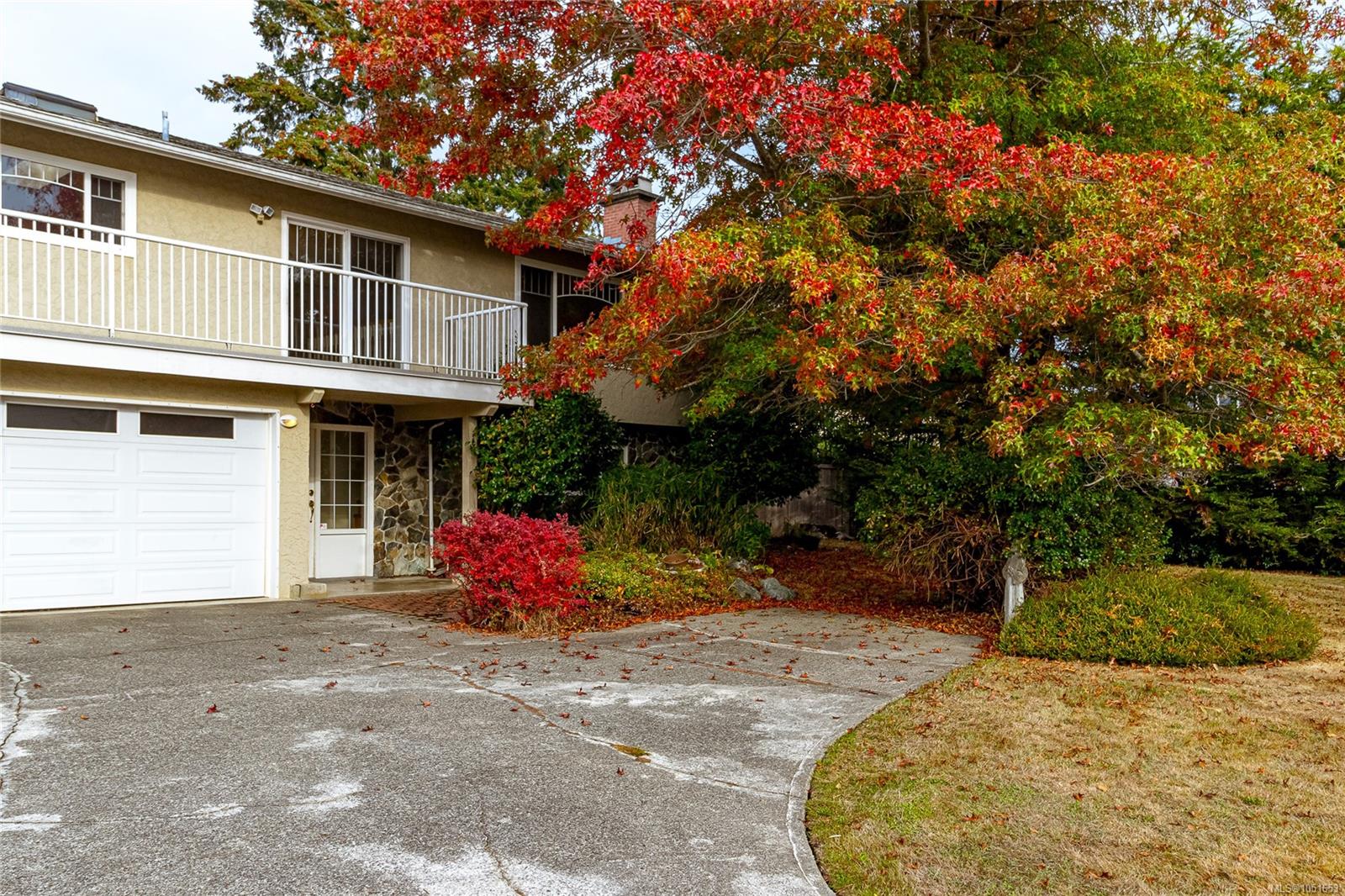 7956 Arthur Dr — listing photo 4 of 67