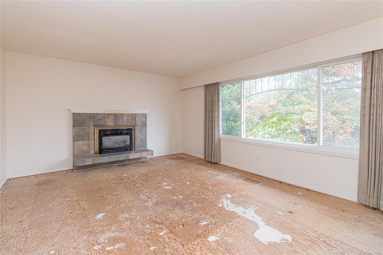 7956 Arthur Dr — listing photo 6 of 67