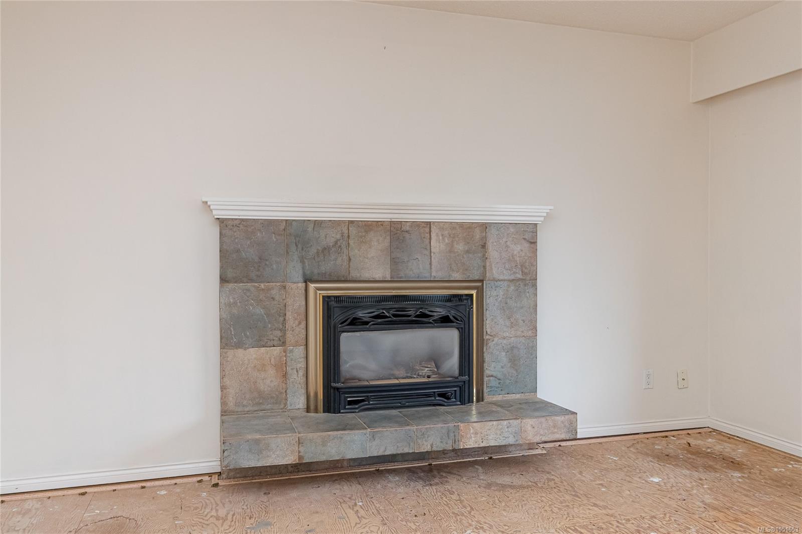 7956 Arthur Dr — listing photo 7 of 67