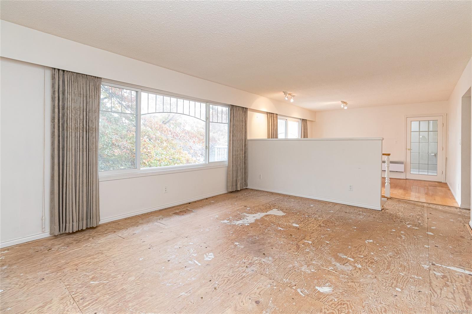 7956 Arthur Dr — listing photo 8 of 67