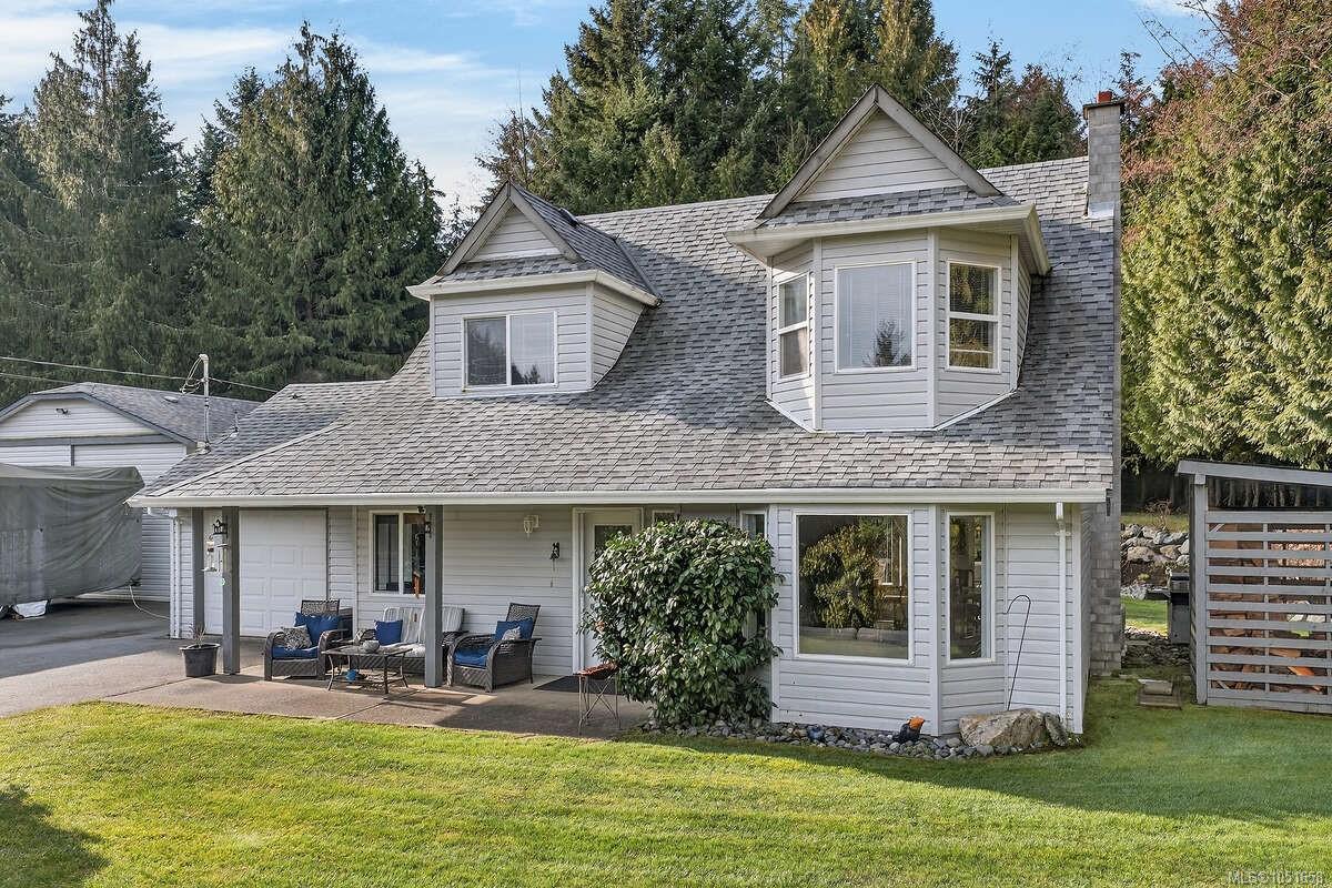 1136 Corcan Rd — listing photo 8 of 72
