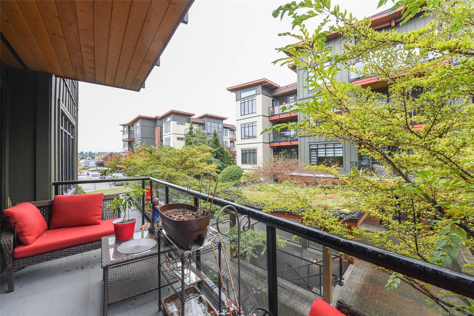 327-2300 Mansfield Dr — listing photo 11 of 40