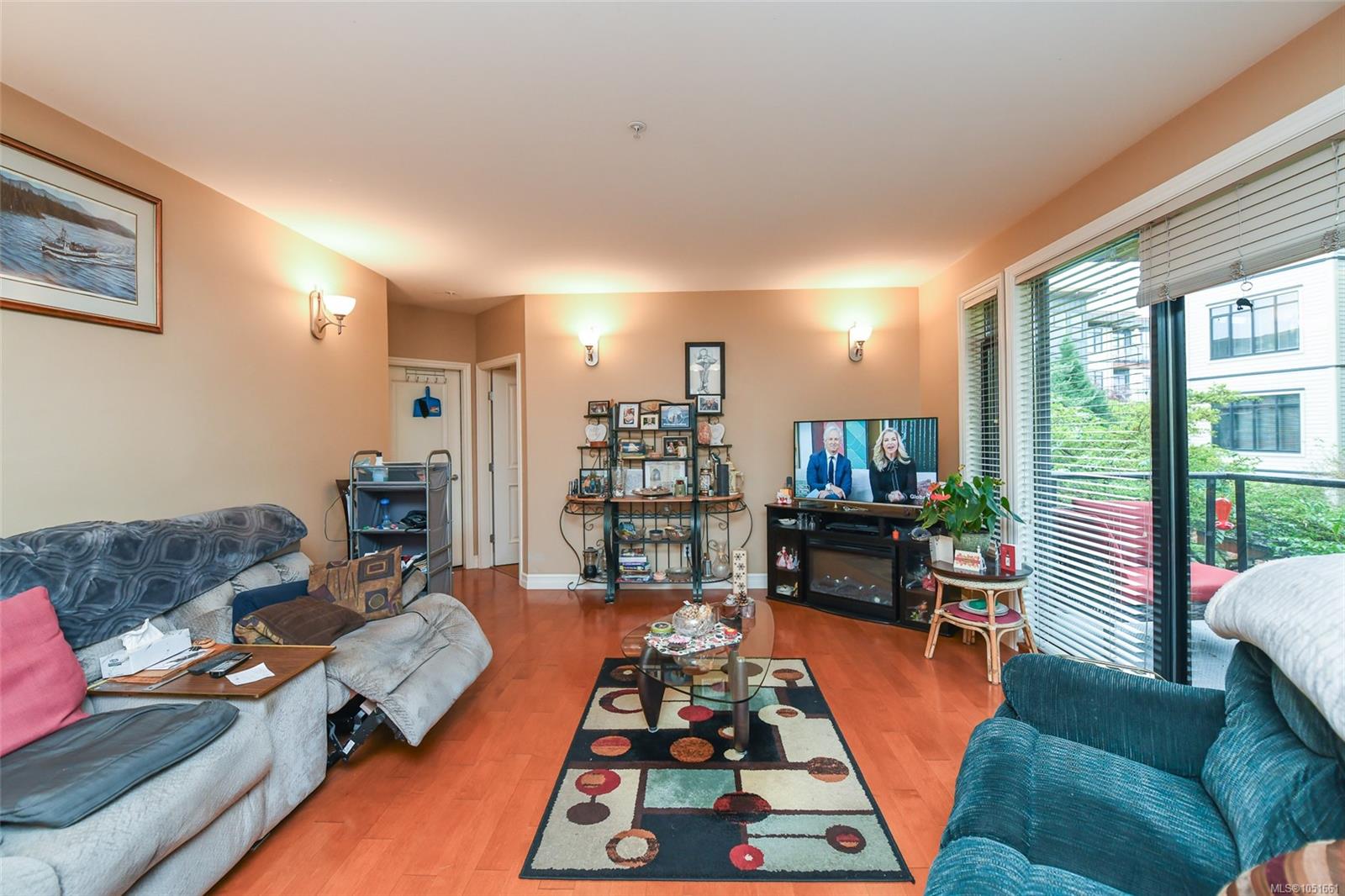 327-2300 Mansfield Dr — listing photo 13 of 40