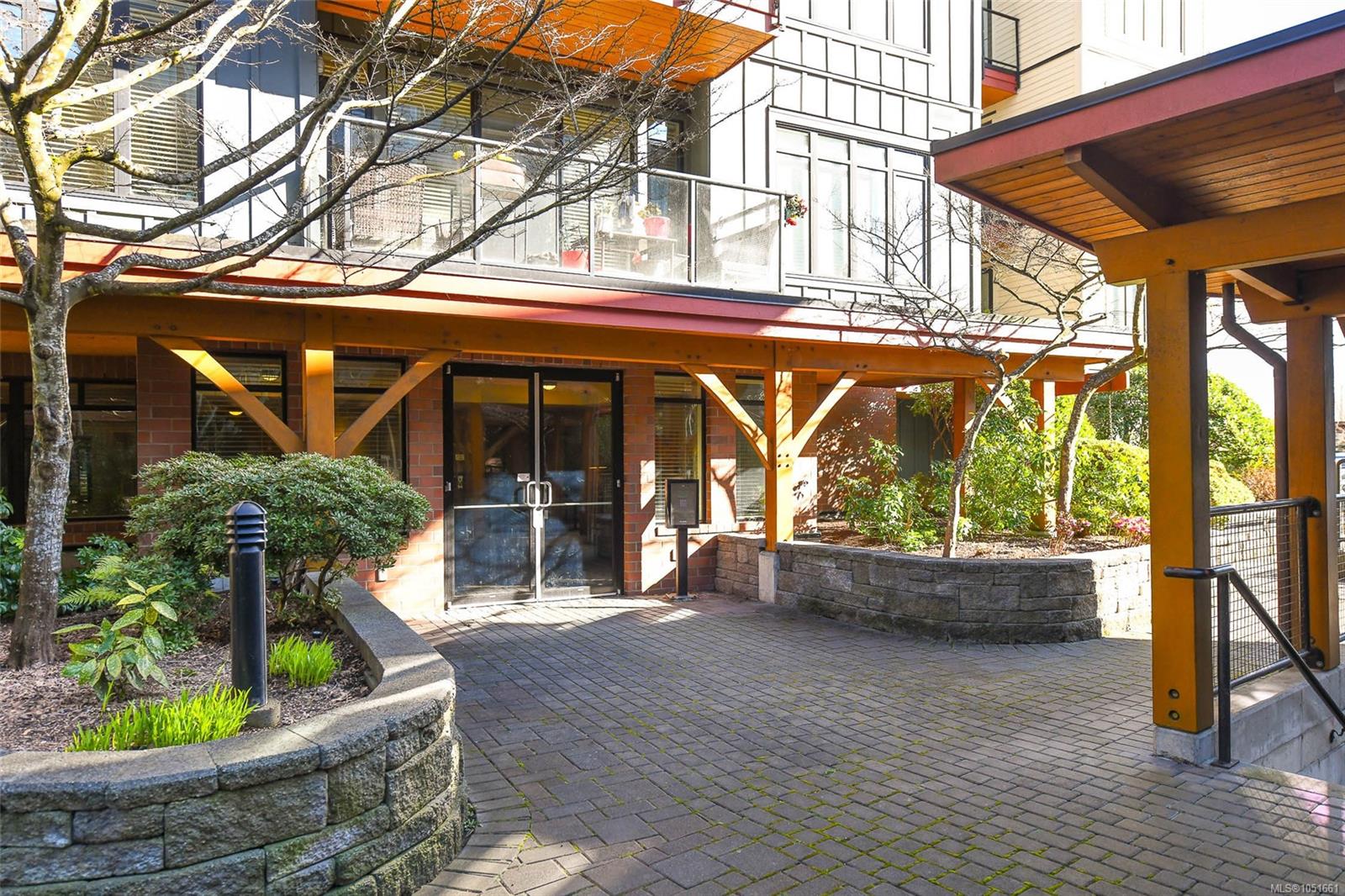 327-2300 Mansfield Dr — listing photo 4 of 40
