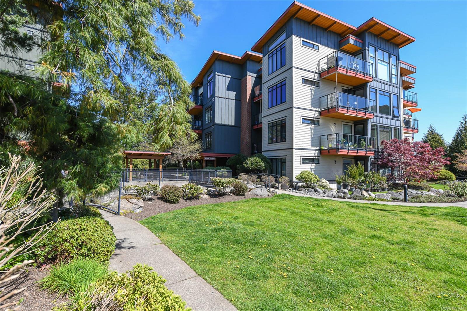 327-2300 Mansfield Dr — listing photo 8 of 40