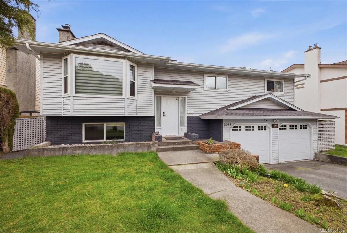 2079 Bay St — listing photo 6 of 65