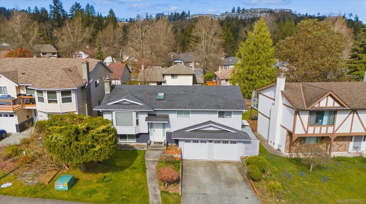 2079 Bay St — listing photo 7 of 65