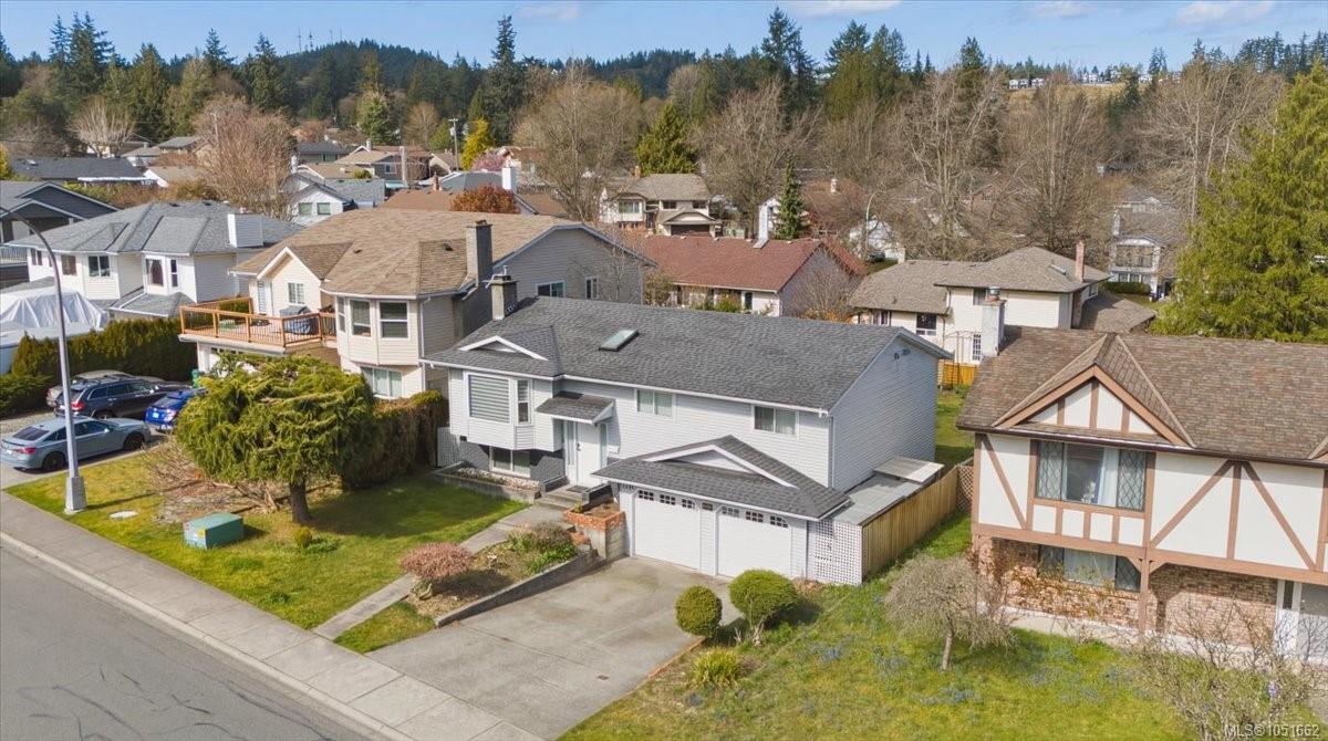2079 Bay St — listing photo 8 of 65