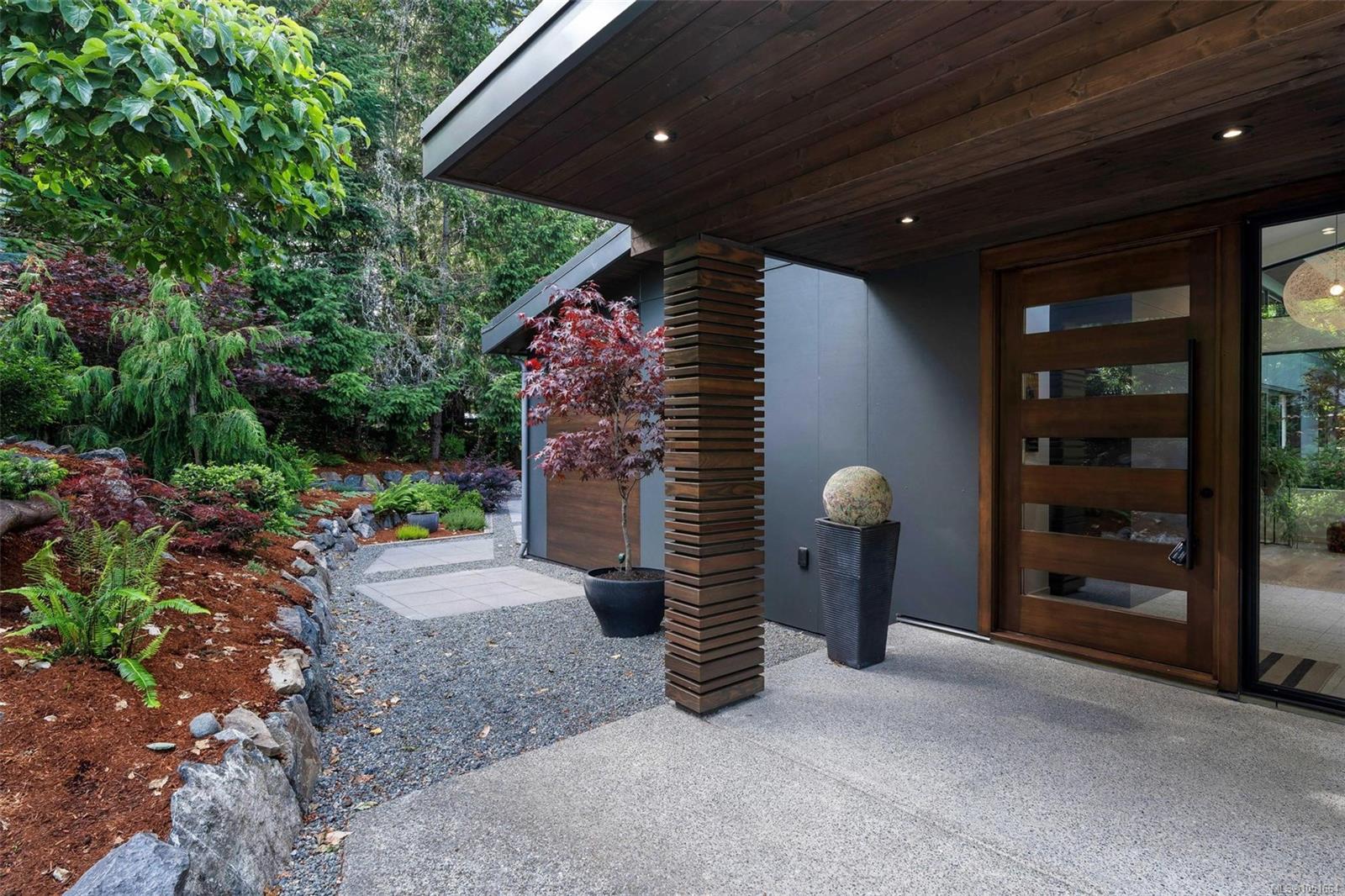977 Grandview St — listing photo 5 of 71