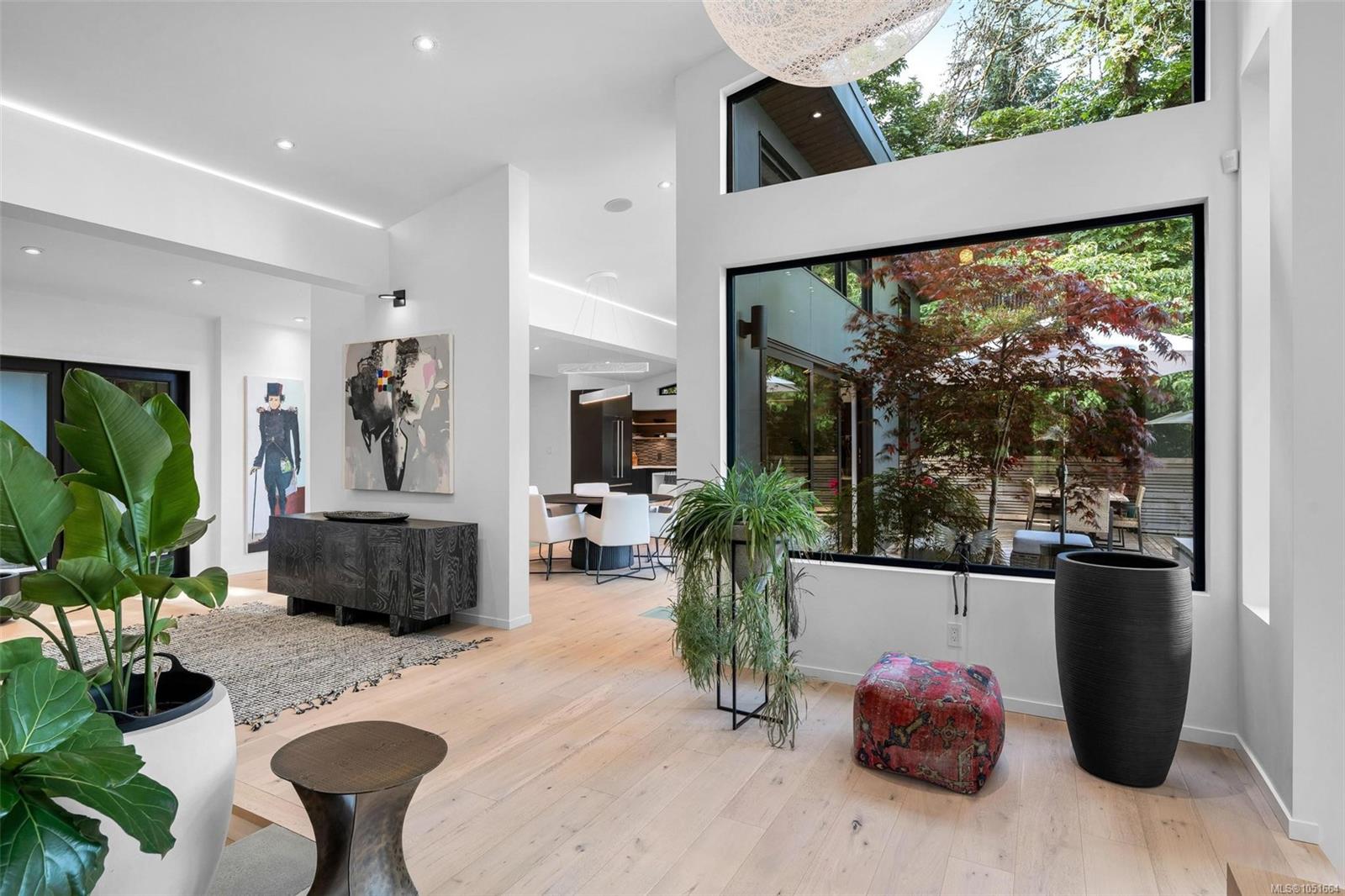 977 Grandview St — listing photo 8 of 71