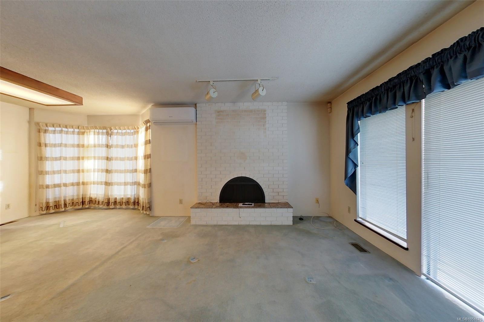 632 Erickson Rd — listing photo 12 of 24
