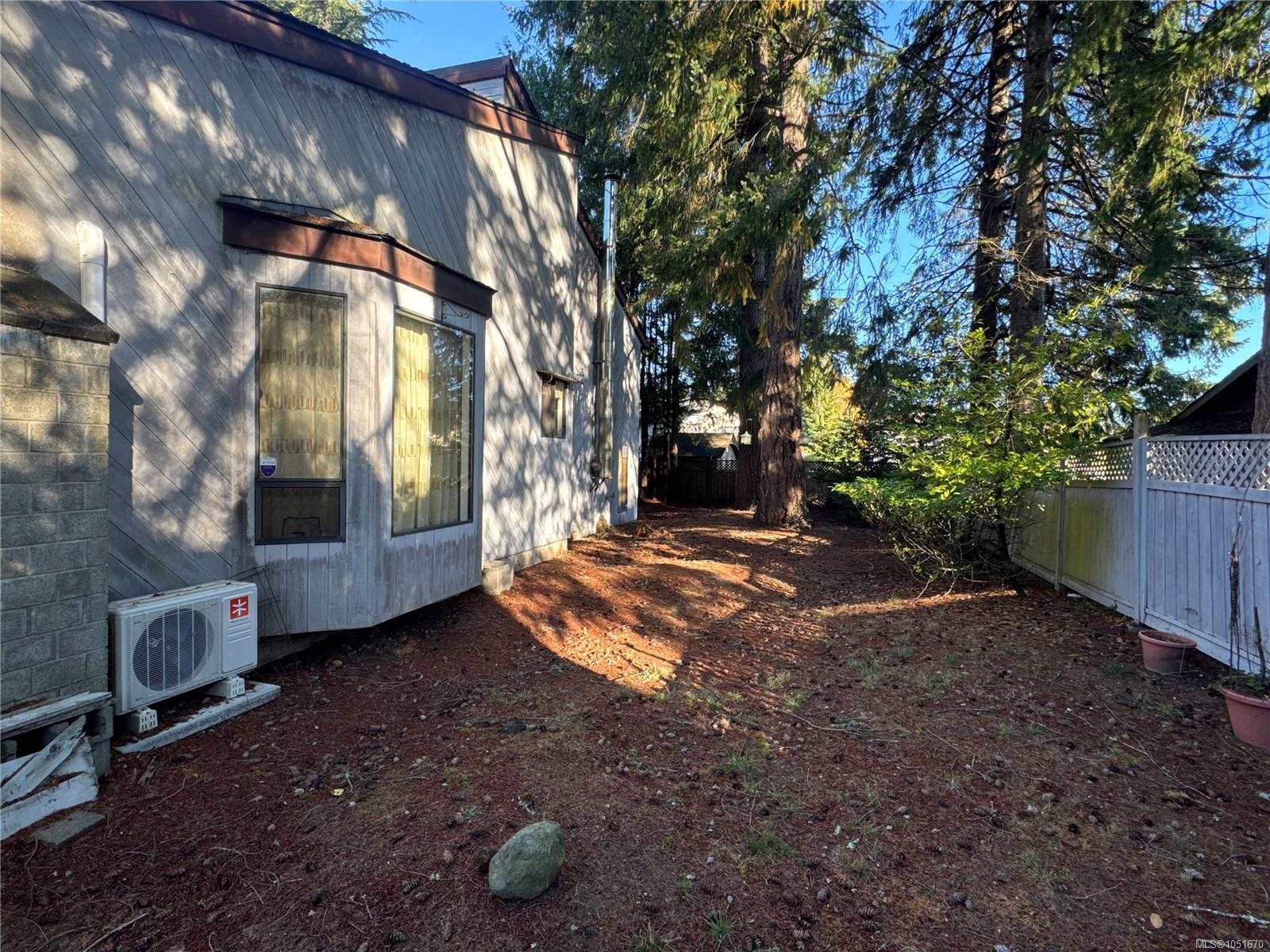 632 Erickson Rd — listing photo 4 of 24