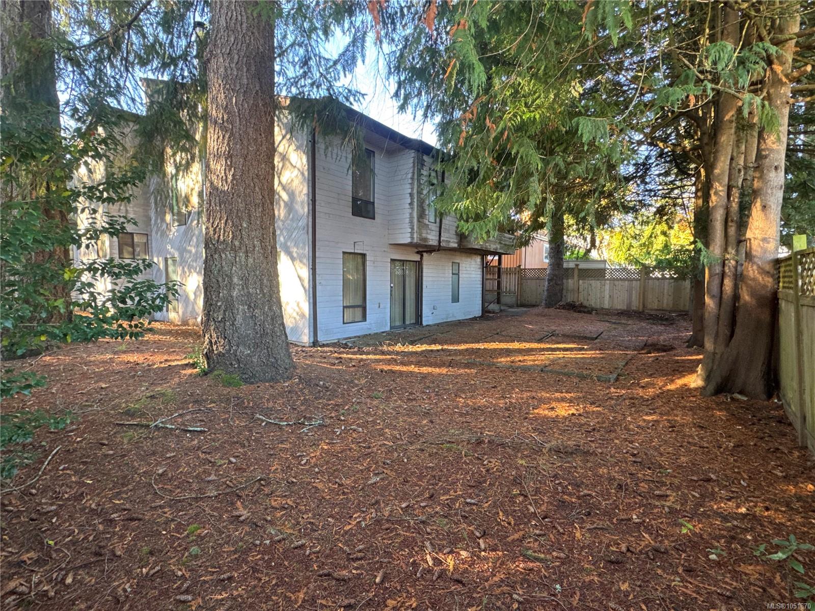 632 Erickson Rd — listing photo 5 of 24