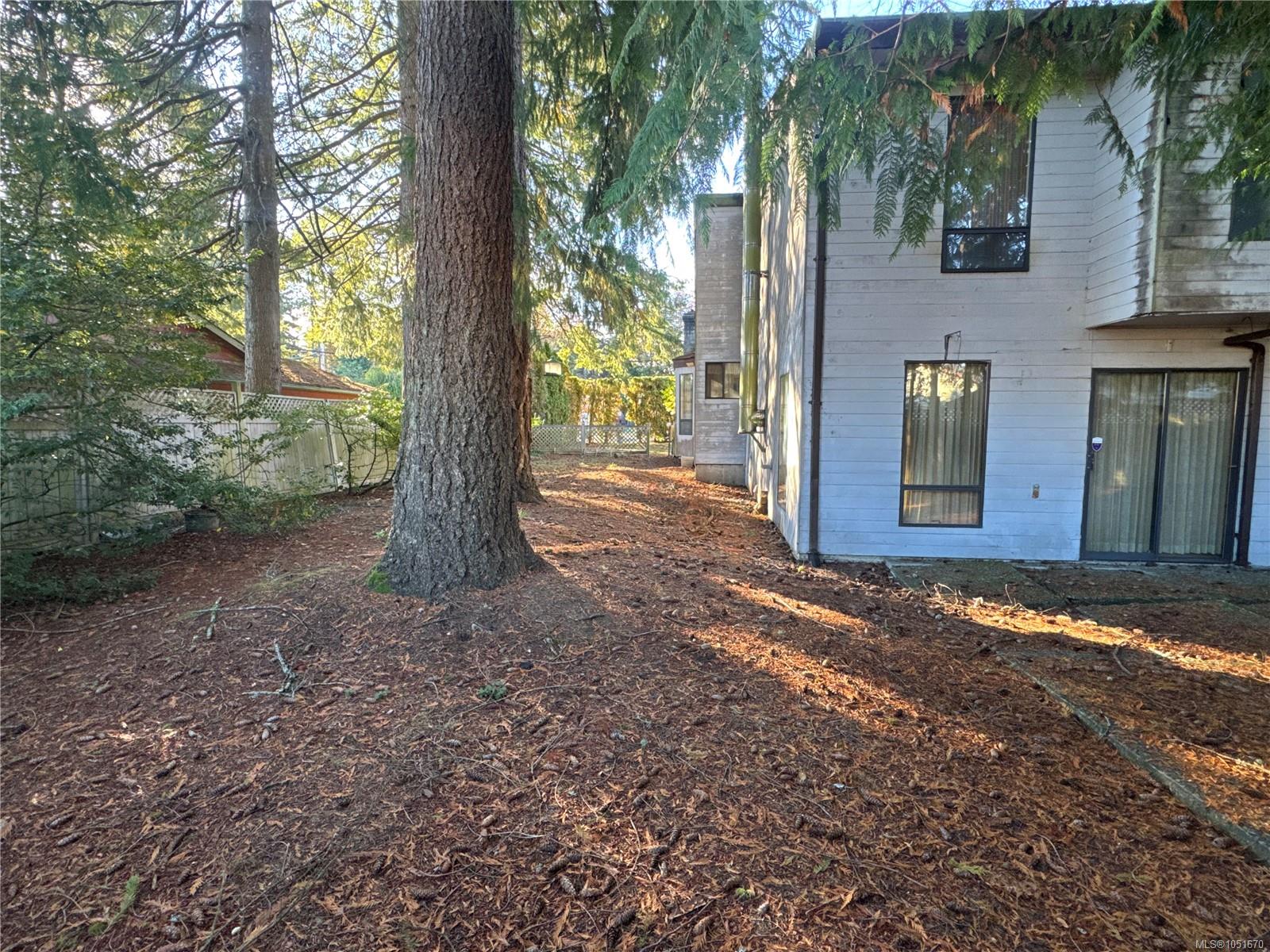 632 Erickson Rd — listing photo 6 of 24
