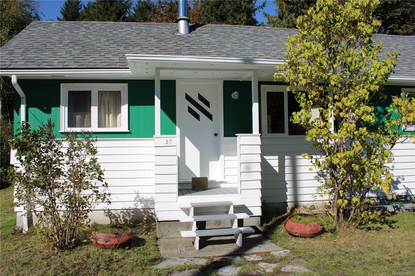 27 Cain Dr — listing photo 3 of 23