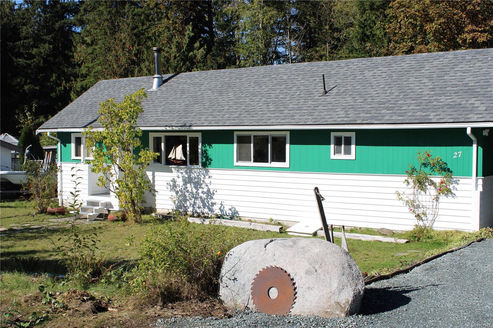 27 Cain Dr — listing photo 4 of 23