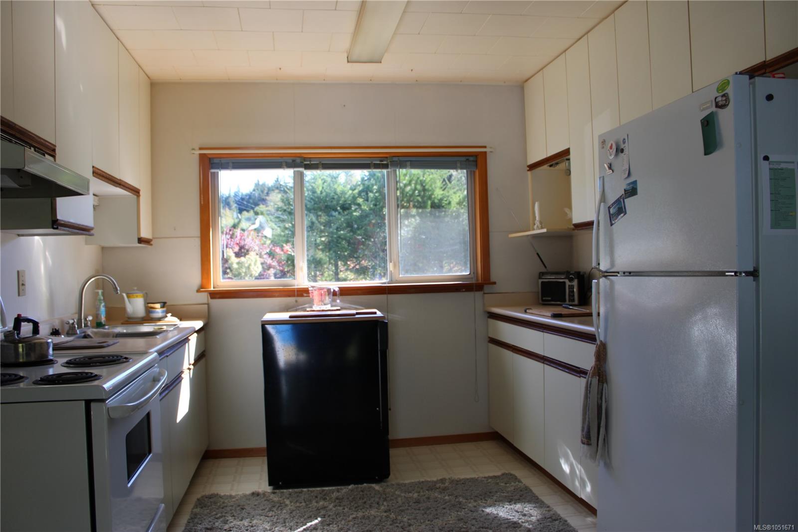 27 Cain Dr — listing photo 7 of 23
