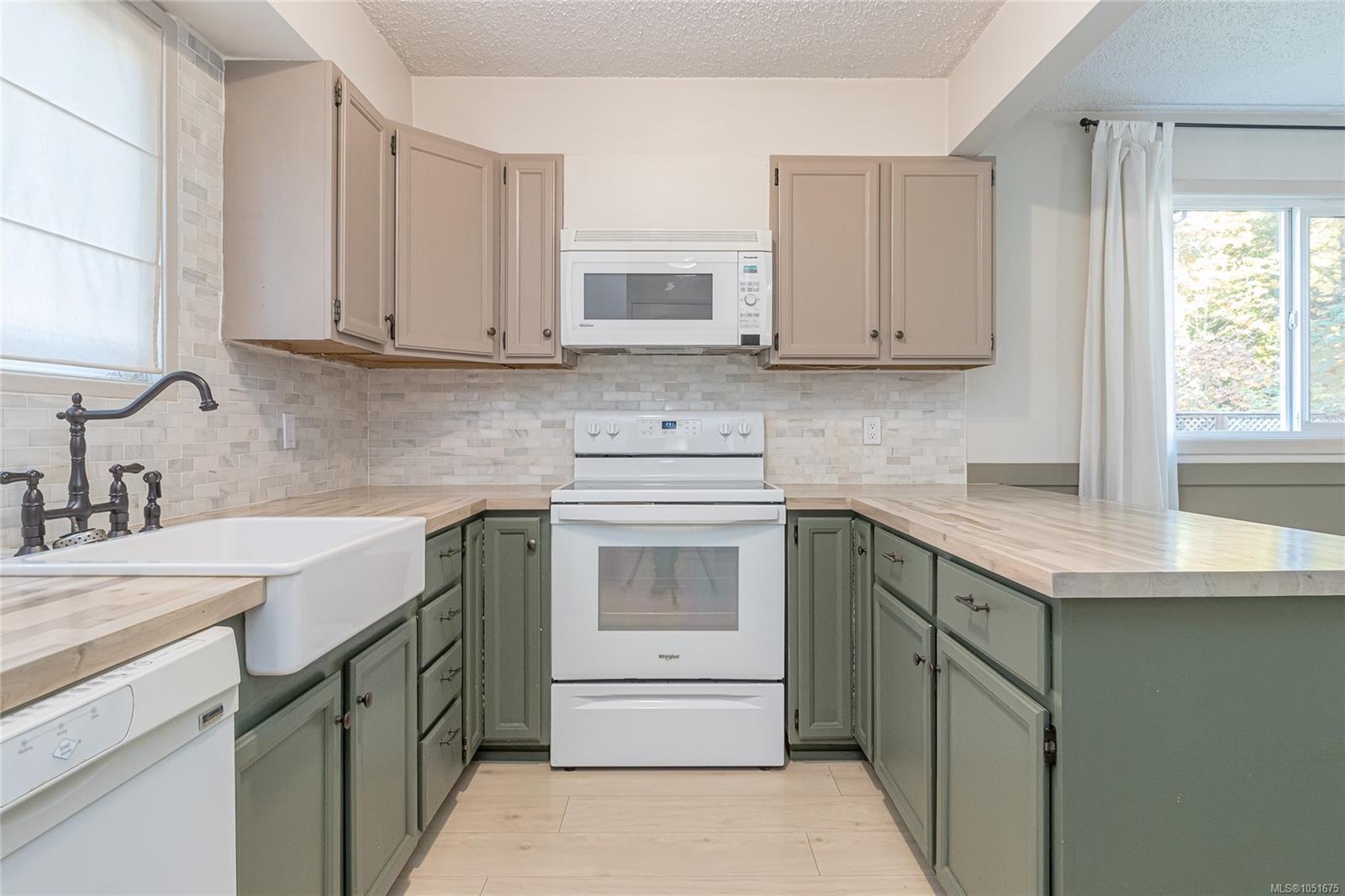 30-3025 Cowichan Lake Rd — listing photo 2 of 34
