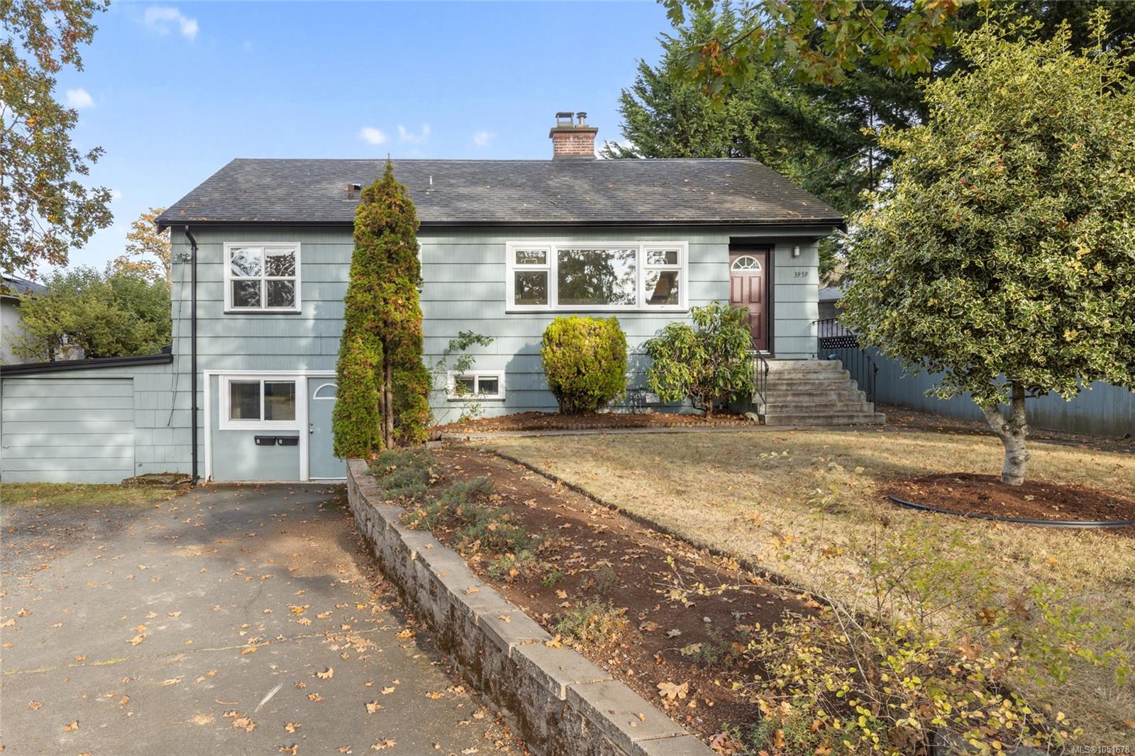 3959 Cedar Hill Cross Rd, Saanich