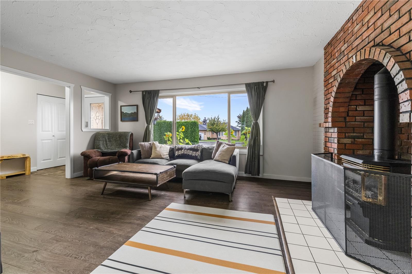 2170 Alder St — listing photo 11 of 34